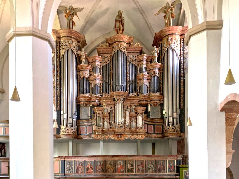 Neuenheerse, St.Saturnina